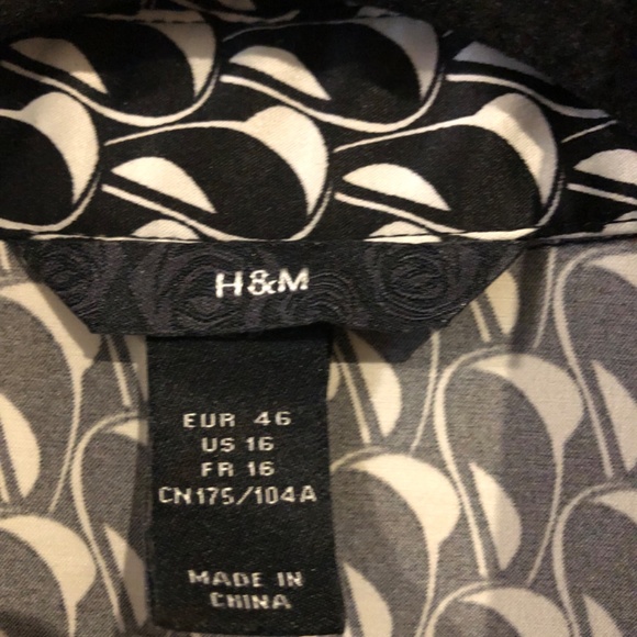 H&M black and white print blouse - Picture 2 of 4